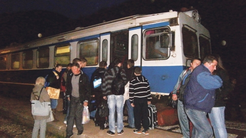 Putnici „Železnica   Srbije” usred noći izbačeni kod Karlovaca