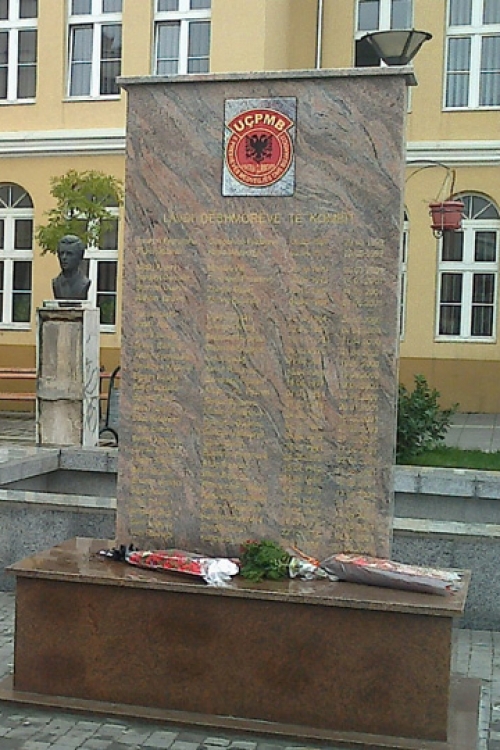 Prst u oko: Spomenik pripadnicima OVPMB-a u Preševu