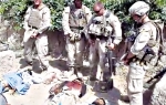 Američki vojnici uriniraju po ubijenim talibanima