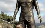 Ronaldo: Erekcija statua