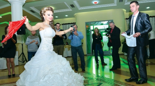 Iz udaju devojke albanije za Doveo pet