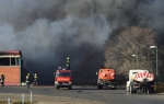 Vatrogasne ekipe gase požar u Makišu