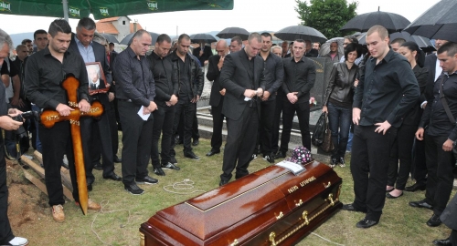 Balša na sahrani oca