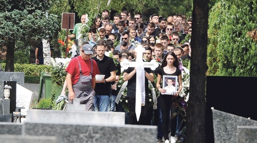 Ispraćen uz „Besmrtnu  pesmu“: Luka Bojović