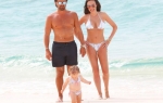 Tamara Eklston sa mužem i ćerkom na Bahamima