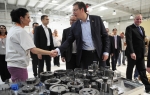 Predsednik Vlade Srbije Aleksandar Vučić obilazi proizvodni pogon kompanije Džonson elektrik u Nišu
