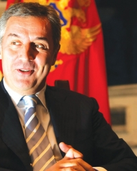 Kritikuje:  Đukanović