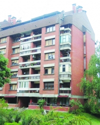 Zgrada sa koje je palo dete