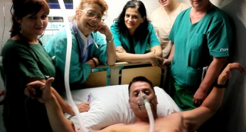 Vlado se slikao na bolničkom krevetu