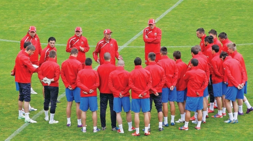 Od danas će treninge da voditi Stojanović: Fudbaleri Zvezde  na pripremama u Sloveniji