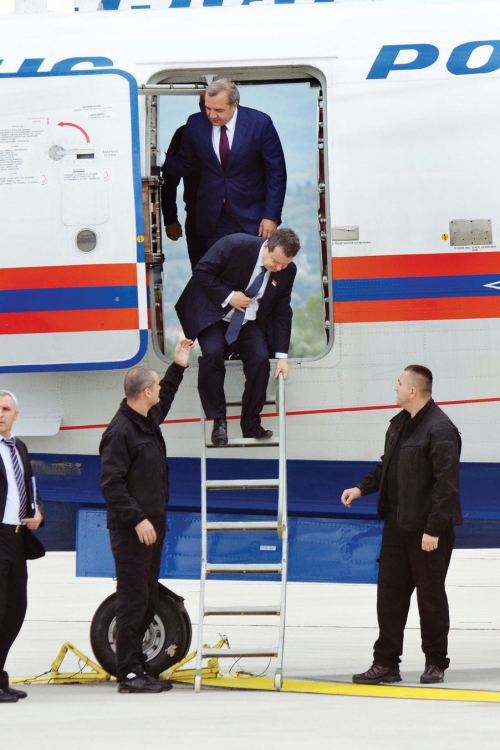 Premijer Dačić isprobao je juče u Nišu ruski avion