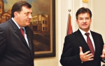 Zašto su ti kose pobelele, druže?: Dodik i Lajčak
