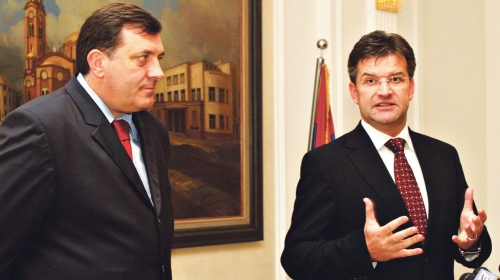 Zašto su ti kose pobelele, druže?: Dodik i Lajčak