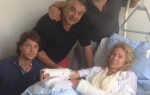 Lepa Brena sa porodicom u bolnici