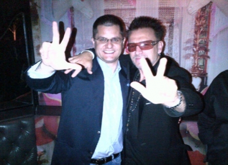 Jeremić i Bono sa tri prsta