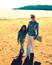 Na plaži: Nata i Hana