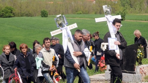 Tuga i bol  na groblju u  selu Bankovac