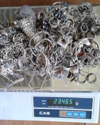 Zaplenjeni nakit na graničnom prelazu Gradina / Foto: Uprava carina