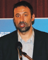 Humanitarac: Vlade Divac