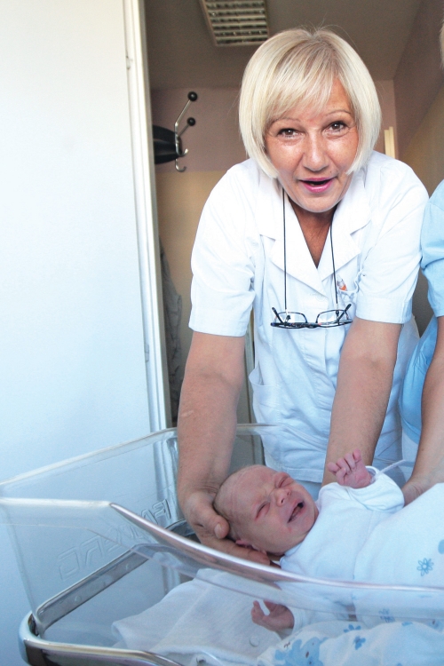 Nekada je u porodilištu na svet dolazilo i više od  3.000 beba, poslednjih godina imamo oko 2.500