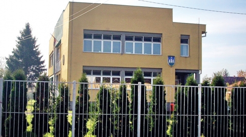 Osnovna škola „Ivan Gundulić“ u Čeneju