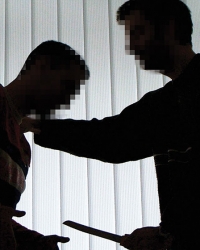 Policija traga za Zoranom Jolovićem, radnikom  „Bajke” koji je nakon svađe nožem usmrtio Nikolu  Bukomirovića, a teško ranio Dra