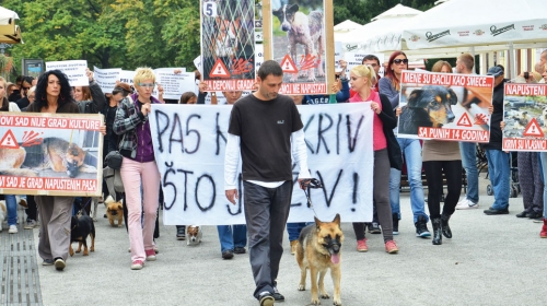 Protest za  napuštene  životinje