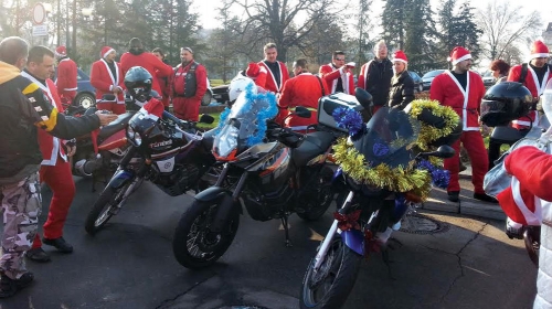 Put Sremčice krenulo  oko 140 okićenih motocikala