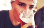Iako ima samo 13 godina, Roko izigrava facu i slika se kako pije pivo
