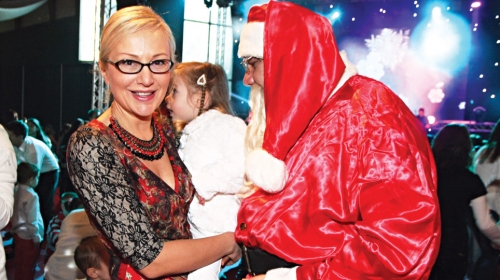 Leontina sa ćerkom  Lucijom i Deda  Mrazom