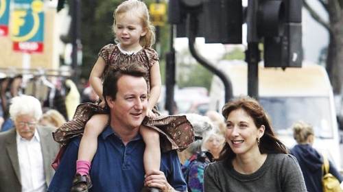 Britanski premijer Dejvid Kameron sa porodicom
