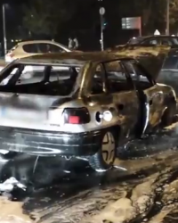 AUTOMOBIL