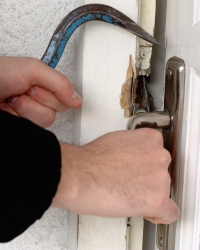 Provalili u kuću i opljačkali starca!