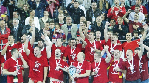 Vaterpolisti Crvene  zvezde su za titulu   prvaka Evrope od  LEN-a dobili ukupno  20.000 evra